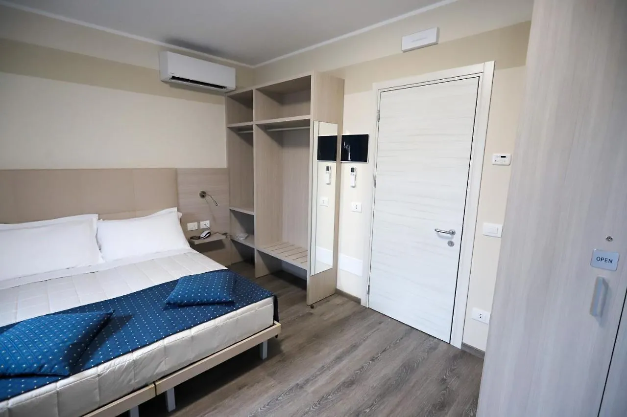 Home Hotel Кастельфранко-Венето 3*,