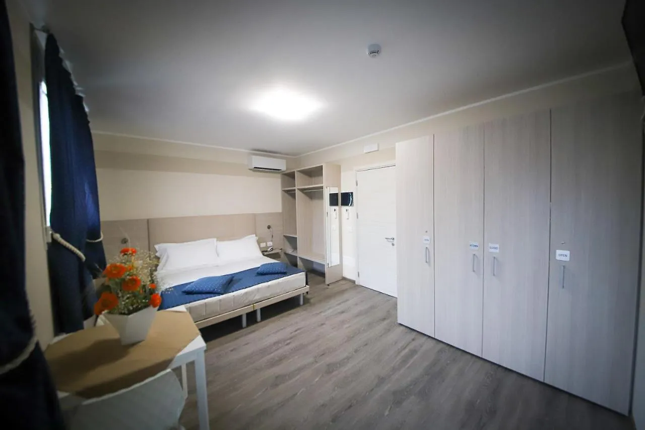 Home Hotel Кастельфранко-Венето 3*,