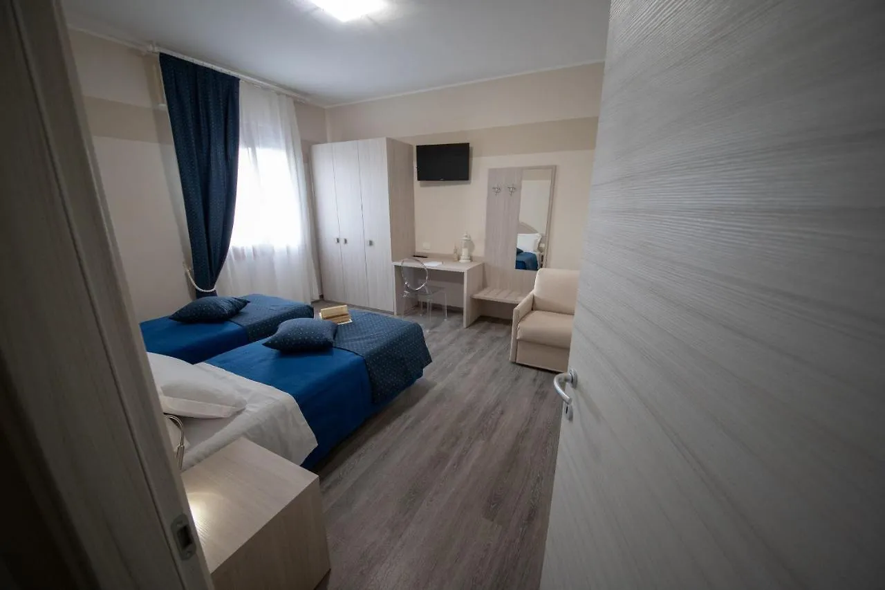 Home Hotel Кастельфранко-Венето