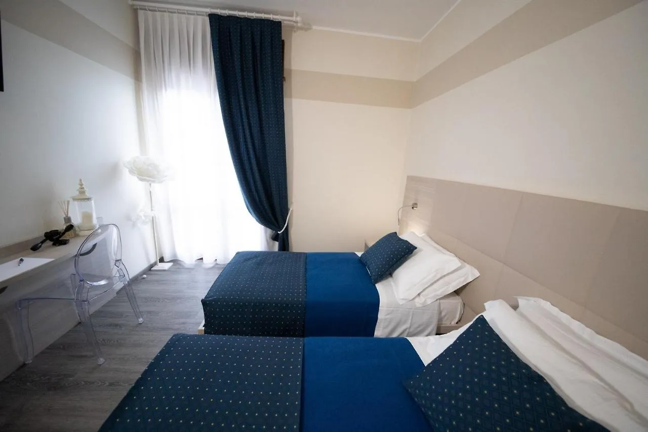 Home Hotel Кастельфранко-Венето